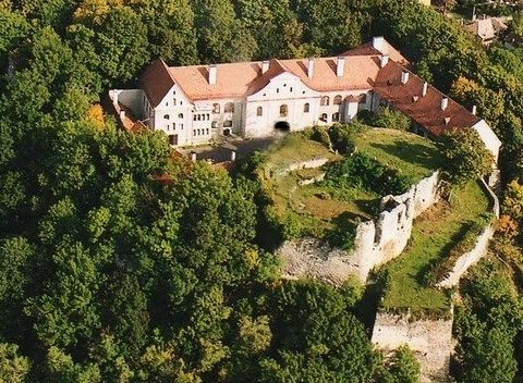 Hrad MODRÝ KAMEŇ